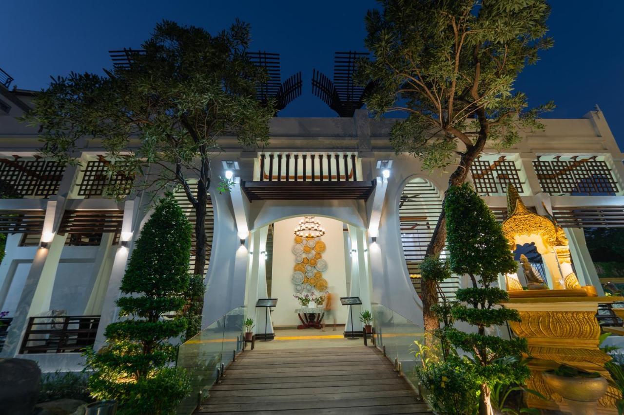 The Night Hotel Siem Reap Esterno foto